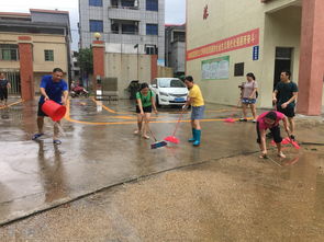 风雨中,门卫 牛叔 的一个举动令人感动