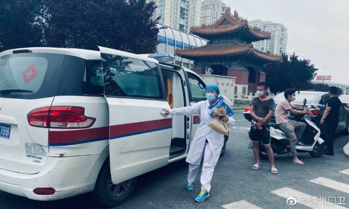 通州门卫的微博 一本正经地活着，猝不及防地走红