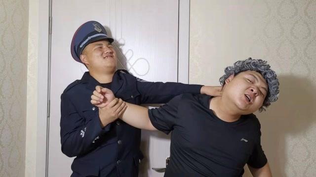 门卫拦住老头不让见领导，谁料老头身份比领导还大，真是不一般！